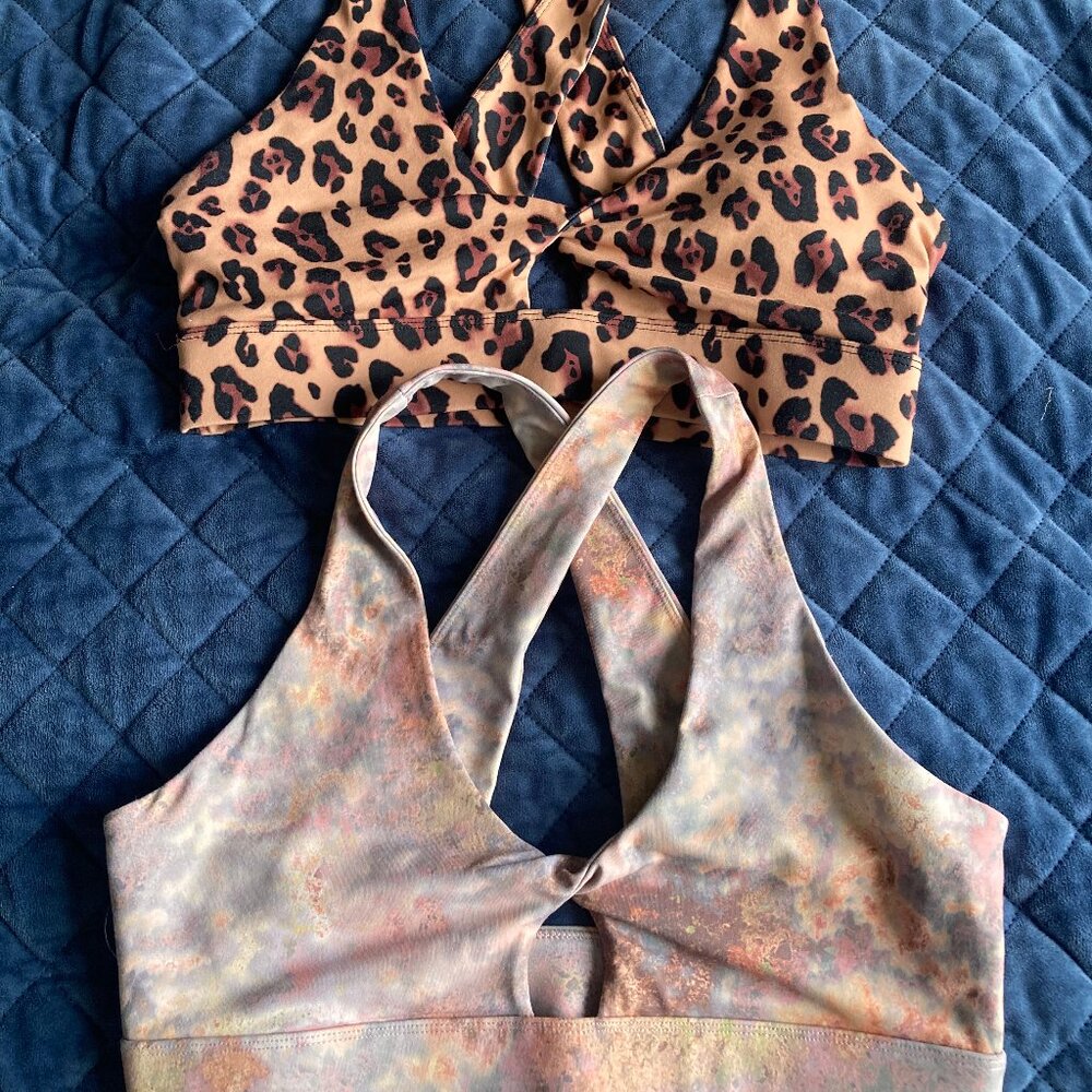 Fabletics sport bras lot in brown marble and cheetah print size large